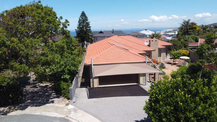 3 Bedroom Property for Sale in Outeniqua Strand Western Cape
